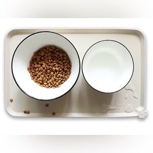 Silicone Pet Food Tray - High-Lip Waterproof Dog Cat Bowl Mats - Cream